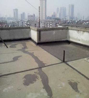 张家界漏水维修 楼顶漏水是什么原因，楼顶漏水维修方法是什么?